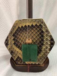 入門・初級者用　中古二胡（本体・弓・ソフトケース他）蘇州六角　★弦替え・調整済★のサムネイル
