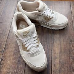 NIKE AIR MAX 90 ✳︎25㎝ウィメンズベージュ スニーカー✳︎のサムネイル