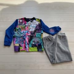 新品☆仮面ライダーリバイス　パジャマ　120cmのサムネイル