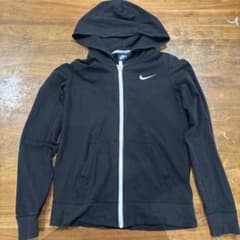 Nike フルジップフード付きパーカー レディースMサイズ ブラックのサムネイル