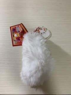 ちょこんとキツネ ミニふわしっぽキーホルダーのサムネイル
