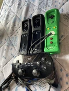 wiiリモコン　ジャンク品　セット売りのサムネイル