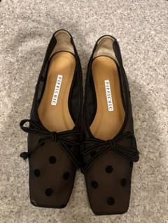 PIPPICHIC ドット柄 ブラック フラットシューズ PIPPICHIC ドット柄 ブラック フラットシューズ - メルカリ