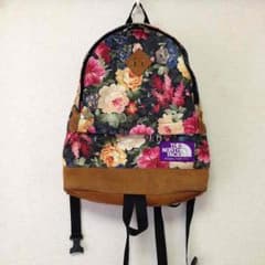 THE NORTH FACE 花柄リュックのサムネイル