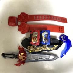 売り切り　仮面ライダー　セイバー　ベルトセットのサムネイル