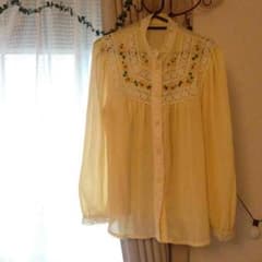 せーちゃん様専用❁古着シフォン刺繍ブラウスのサムネイル