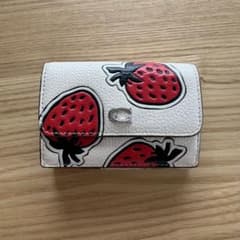 coach コーチ 三つ折り財布 ストロベリー いちご - メルカリ