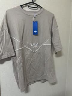 adidas Originals Tシャツ ベージュ M.Lサイズ　新品未使用のサムネイル