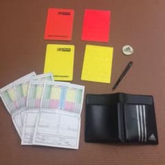 サッカー 審判 レフリー カード セットのサムネイル