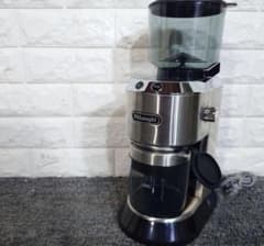 デロンギ デディカ コーン式コーヒーグラインダー KG521J J024 - メルカリ