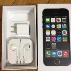 iPhone純正 イヤフォンとアダプターのサムネイル