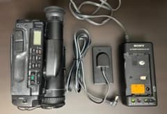 SONY CCD-TR705 Hi8 ジャンク通電不可＋AC-S10 通電確認済のサムネイル