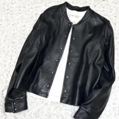 美品 コントワーデコトニエ レザージャケット シルバーボタン ラム ノーカラー 美品 コントワーデコトニエ レザージャケット シルバーボタン ラム