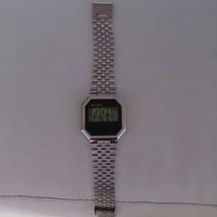 NIXON  RE-RUNのサムネイル