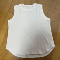 ユニクロ　ノースリーブワッフルTシャツのサムネイル