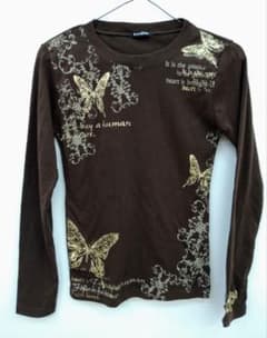♥オシャレな蝶柄 長袖TシャツMサイズ♥のサムネイル