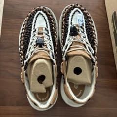 KEEN UNEEK M BLACK/CHIPMUNK 27.5cmのサムネイル