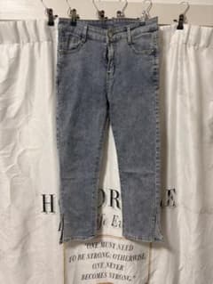 グレー デニムパンツ スリット入りのサムネイル