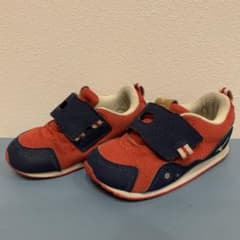 週末お値下げ★asics キッズスニーカーのサムネイル