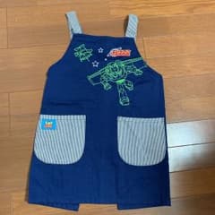値下げしました！エプロンキッズ130cmトイストーリーのサムネイル