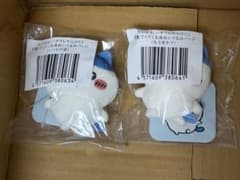 ちいかわ ハチワレだらけくじ E賞 ぬいぐるみバッジ 2種セットのサムネイル