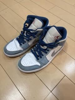 Nike Air Jordan 青白 ハイカットスニーカーのサムネイル