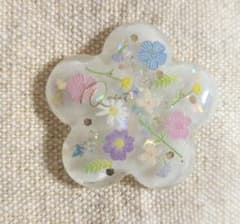 1223」レジンヘアゴム ポニーフック ブローチ マグネット - メルカリ