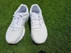 new balance　スニーカーのサムネイル