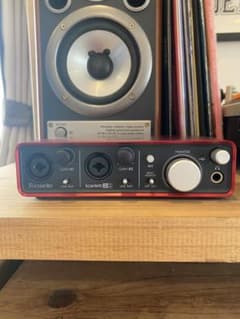 Focusrite Scarlett 2i2 オーディオインターフェイスのサムネイル