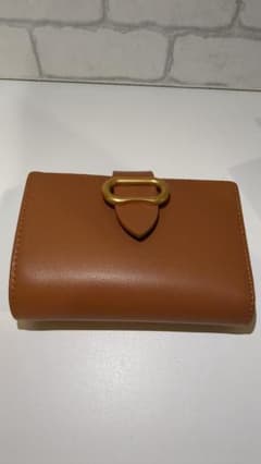 CHARLES & KEITH　ダキ　ベルトウォレット　 二つ折り財布 ブラウンのサムネイル