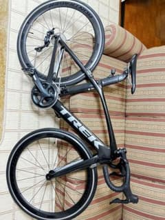 TREK ULTEGRA ロードバイク ブラックのサムネイル