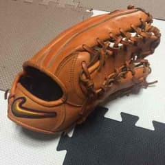 ナイキ外野手用グローブのサムネイル