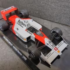 アイルトン・セナマクラーレンホンダMP4/4 1/24 マルボロ仕様