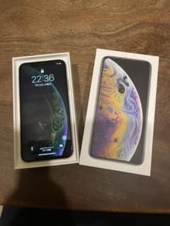 iPhone Xs Silver 64 GB docomoのサムネイル