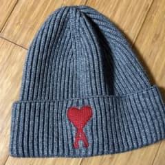 ami グレー ニット帽 ハート刺繍 - メルカリ
