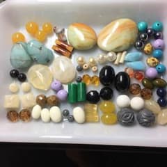 アクリルビーズ ヴィンテージ風 60個以上のサムネイル