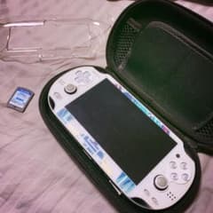 PlayStation vita 本体のみのサムネイル