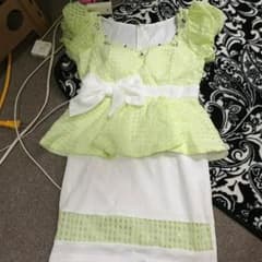 未使用ドレスのサムネイル
