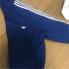 adidasのサムネイル