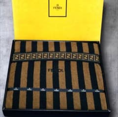 FENDI タオルケット ズッカ柄 ロゴ 刺繍 ブラウン FF ストライプ FENDI タオルケット ズッカ柄 ロゴ 刺繍 ブラウン FF ストライプ