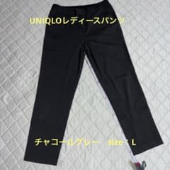 UNIQLOチャコールグレー パンツのサムネイル