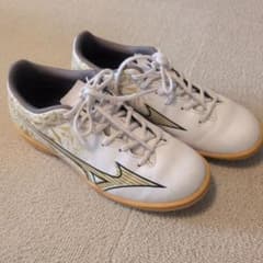 MIZUNO　α　フットサルシューズ　22cmのサムネイル