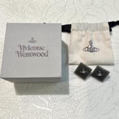 ★だぁ様専用★ Vivienne Westwood ピアス シルバー【箱・袋付】のサムネイル