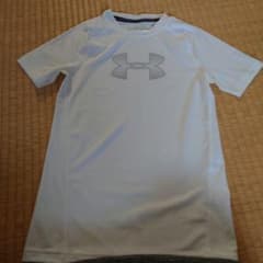 UNDER ARMOUR 半袖アンダーシャツのサムネイル
