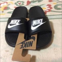 新品 NIKE ベナッシ 26cm 入手困難❗️のサムネイル
