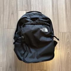 THE NORTH FACE ブラックバックパックのサムネイル
