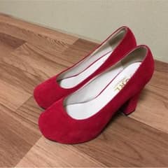 チャンキーヒール スエード 赤 パンプスのサムネイル