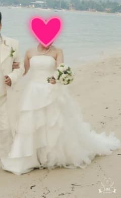 ウェディングドレスのサムネイル
