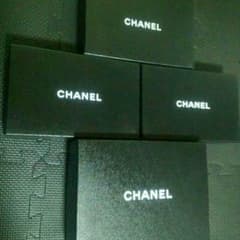 まーちゃん様専用　CHANEL　財布の箱のサムネイル