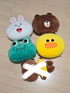 LINE FRIENDS ラインフレンズ クッション5個セット - メルカリ